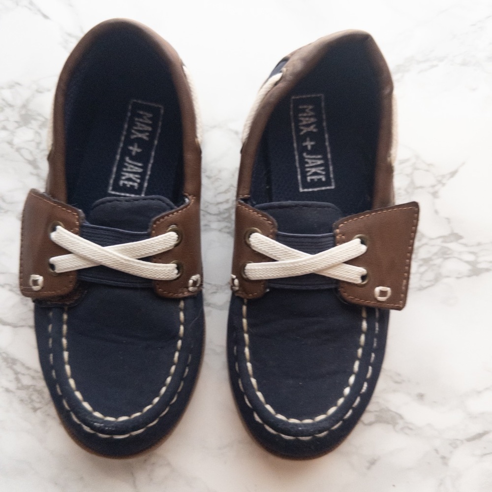 EUC Max + Jake velcro deck shoes size 9 navy brown